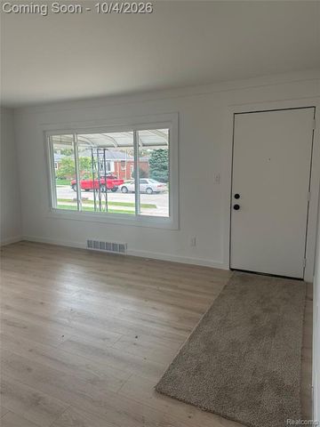 25335 Pattow Street, Roseville, MI 48066