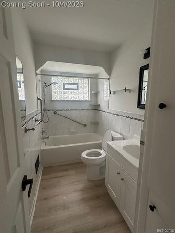 25335 Pattow Street, Roseville, MI 48066