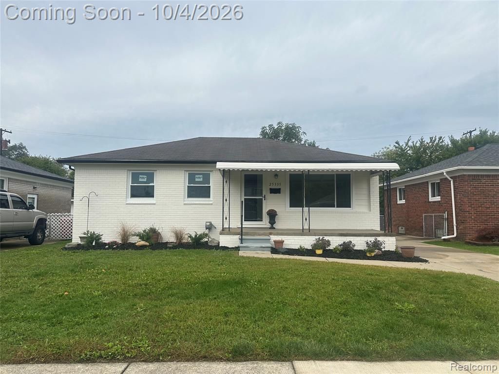 25335 Pattow Street, Roseville, MI 48066