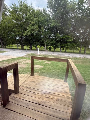 5461 N Delaware, Wichita, KS 67204
