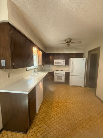 5461 N Delaware, Wichita, KS 67204