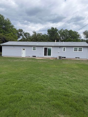 5461 N Delaware, Wichita, KS 67204