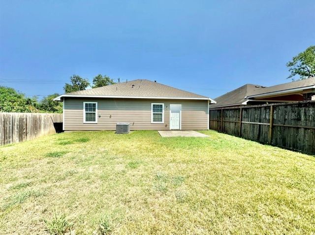 6017 E Houston Road, Houston, TX 77028