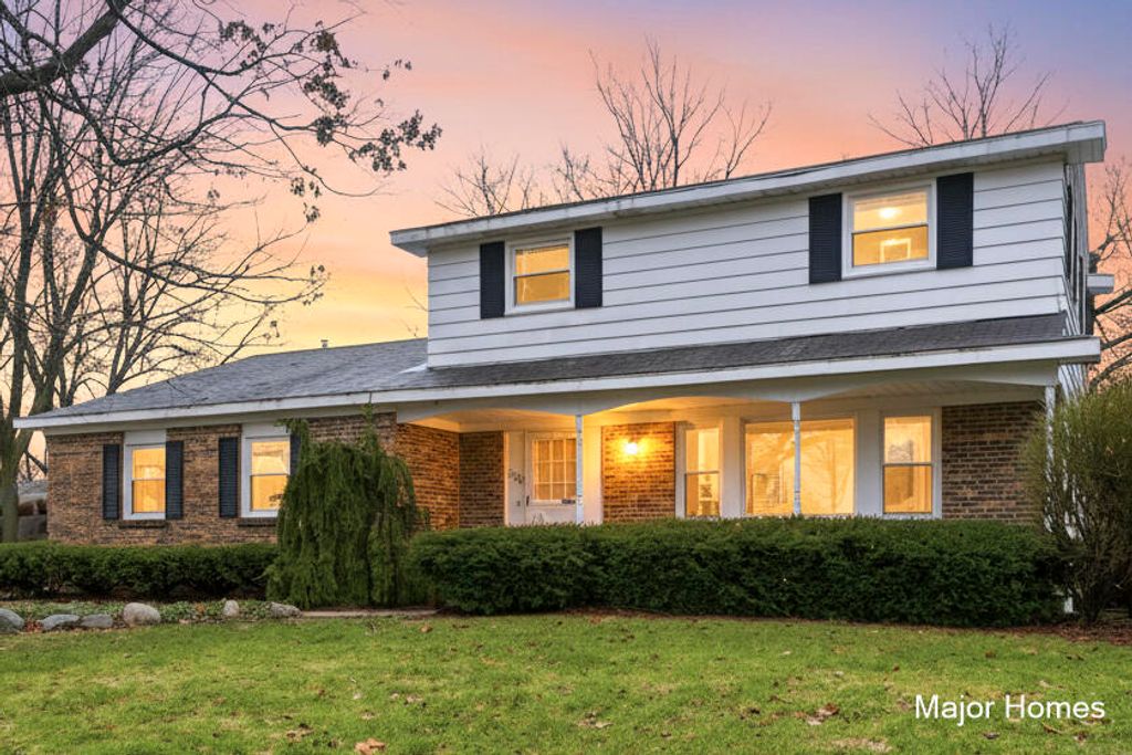 7728 Hollyhock Avenue, Jenison, MI 49428