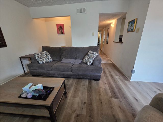 1402 S Carrier Parkway 307, Grand Prairie, TX 75051
