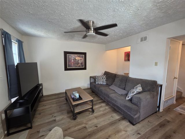 1402 S Carrier Parkway 307, Grand Prairie, TX 75051