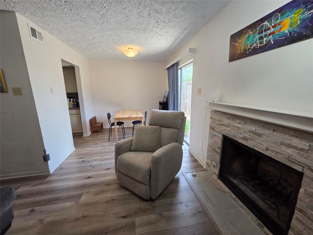 1402 S Carrier Parkway 307, Grand Prairie, TX 75051