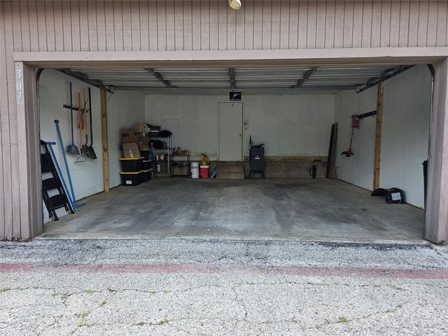 1402 S Carrier Parkway 307, Grand Prairie, TX 75051