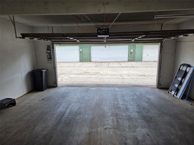 1402 S Carrier Parkway 307, Grand Prairie, TX 75051