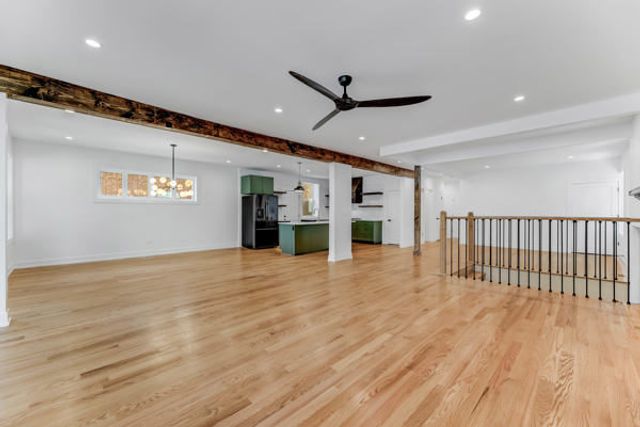 7427 S Oglesby Avenue, Chicago, IL 60649