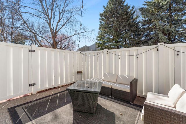 5550 Bimini Drive, Minnetonka, MN 55343