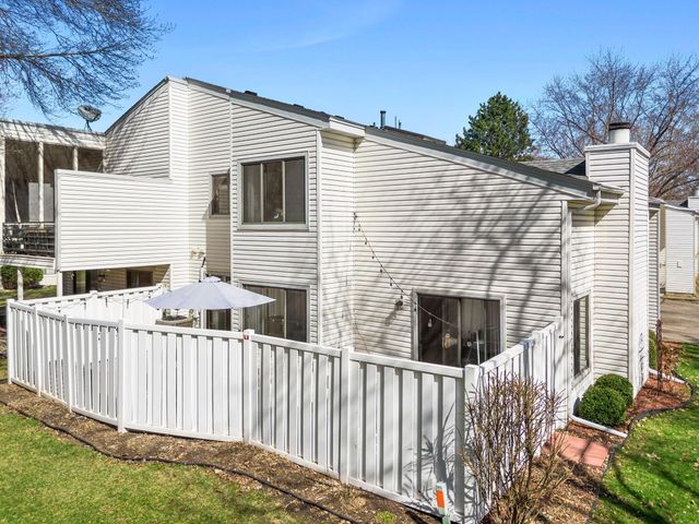 5550 Bimini Drive, Minnetonka, MN 55343
