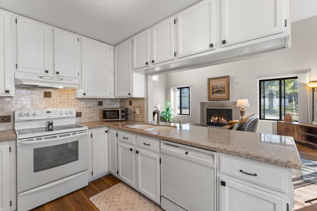 5550 Bimini Drive, Minnetonka, MN 55343