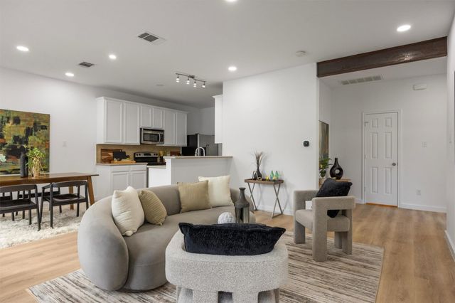 1900 Little Elm TRL 75, Cedar Park, TX 78613
