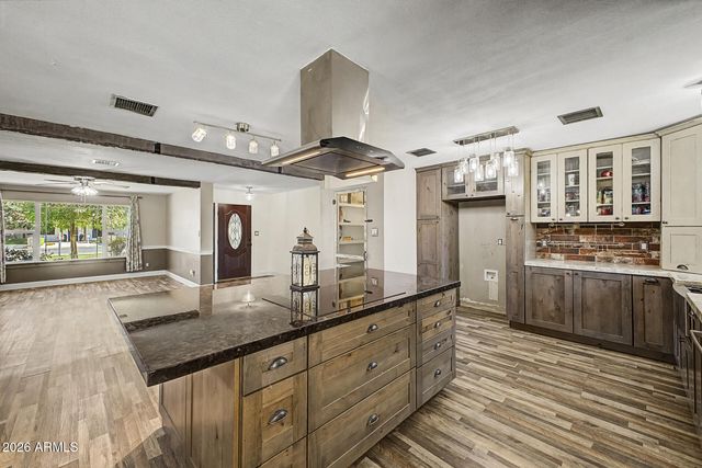 2975 E CAMPBELL Road, Gilbert, AZ 85234