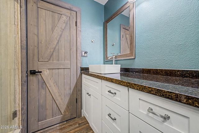 2975 E CAMPBELL Road, Gilbert, AZ 85234