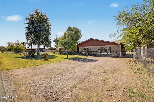 2975 E CAMPBELL Road, Gilbert, AZ 85234
