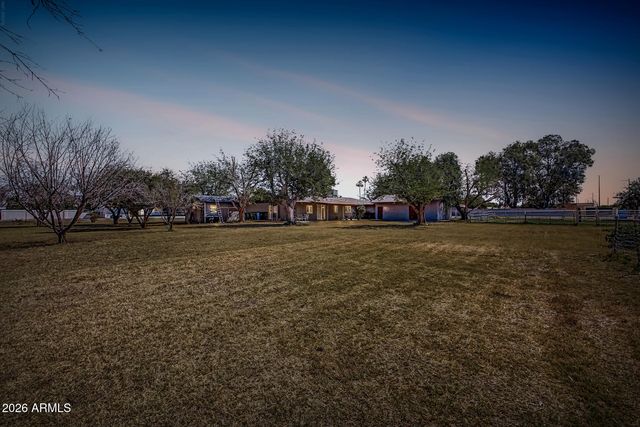 2975 E CAMPBELL Road, Gilbert, AZ 85234