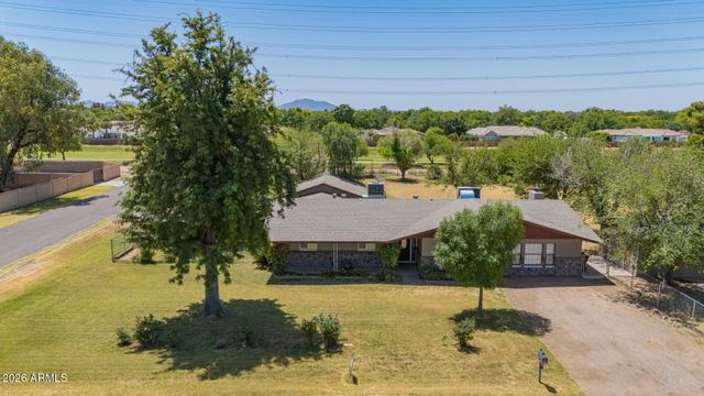 2975 E CAMPBELL Road, Gilbert, AZ 85234