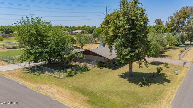 2975 E CAMPBELL Road, Gilbert, AZ 85234