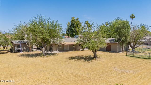 2975 E CAMPBELL Road, Gilbert, AZ 85234