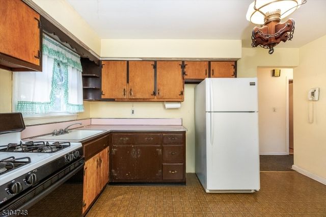 70 Kierstead Ave, Nutley Twp., NJ 07110