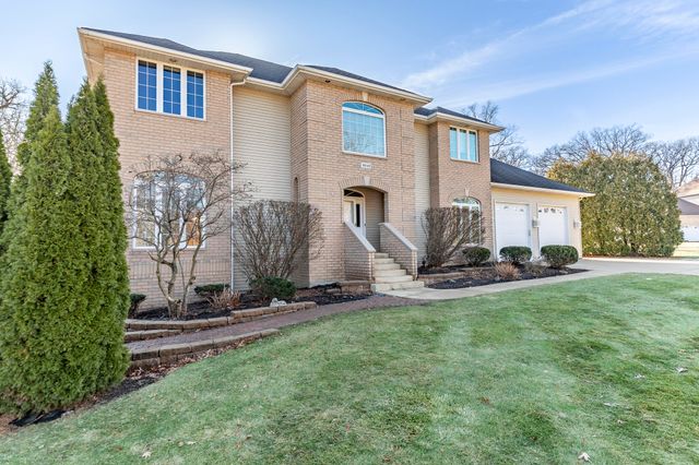 8049 W 85th Court, Crown Point, IN 46307