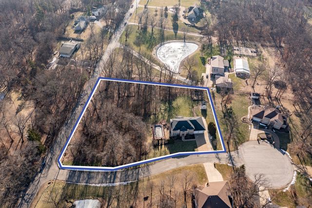 8049 W 85th Court, Crown Point, IN 46307