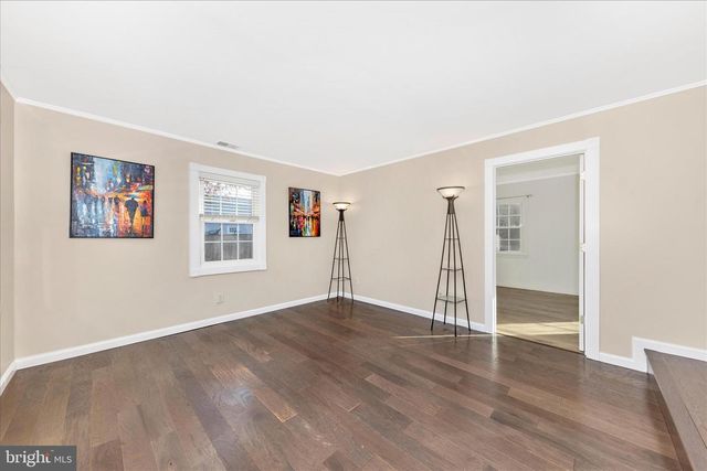 2112 PIMMIT DR, Falls Church, VA 22043