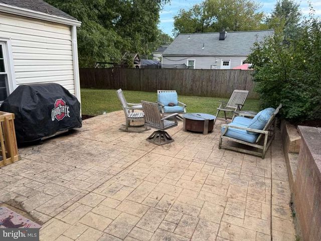 2112 PIMMIT DR, Falls Church, VA 22043