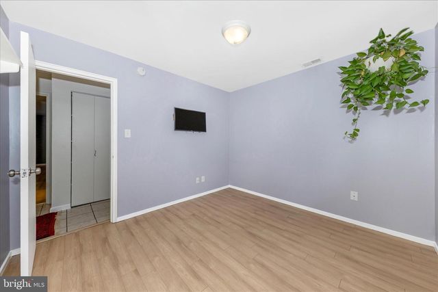 2112 PIMMIT DR, Falls Church, VA 22043