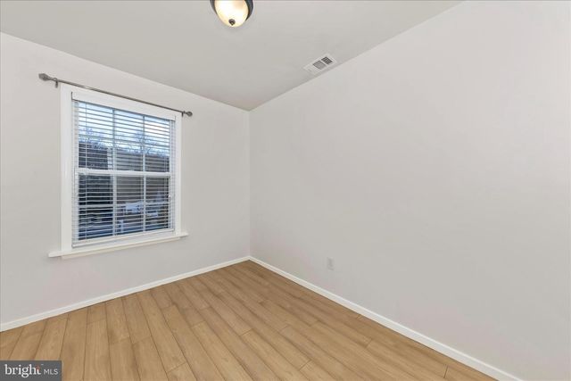 2112 PIMMIT DR, Falls Church, VA 22043