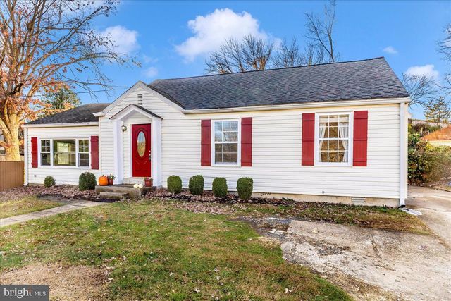 2112 PIMMIT DR, Falls Church, VA 22043