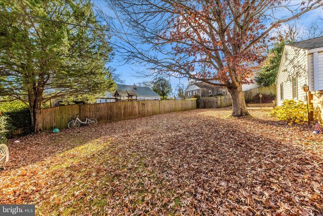 2112 PIMMIT DR, Falls Church, VA 22043