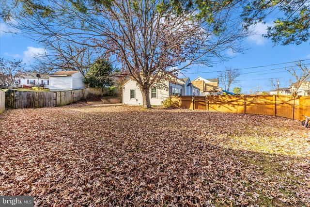 2112 PIMMIT DR, Falls Church, VA 22043