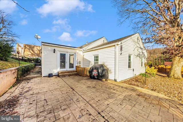 2112 PIMMIT DR, Falls Church, VA 22043