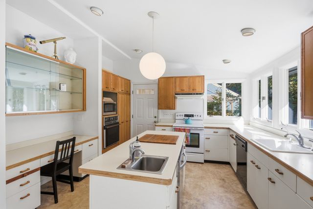 148 Rutland Street, Carlisle, MA 01741