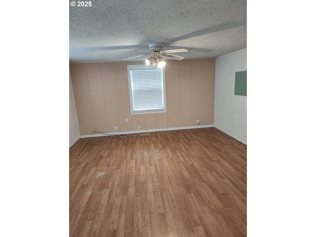 10772 Ne OAK St, Donald, OR 97020