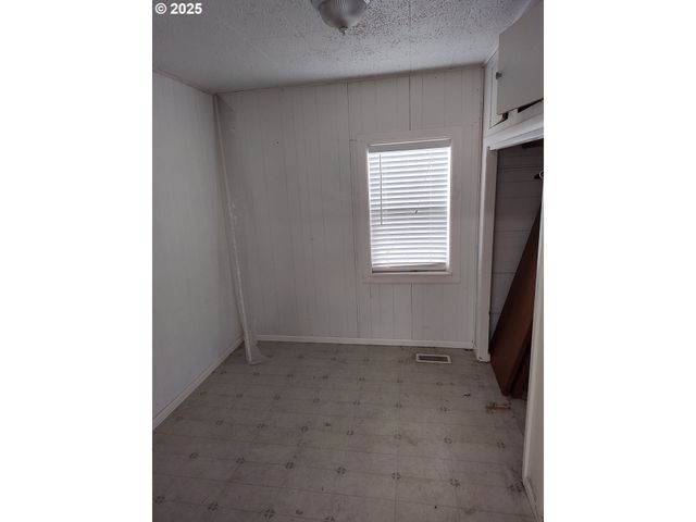 10772 Ne OAK St, Donald, OR 97020