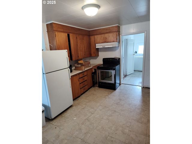 10772 Ne OAK St, Donald, OR 97020