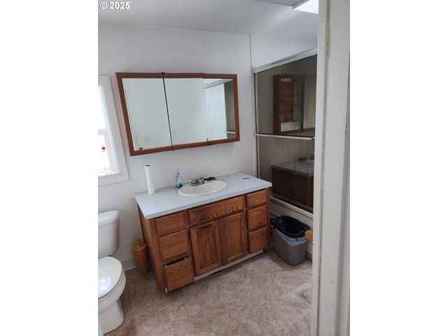 10772 Ne OAK St, Donald, OR 97020