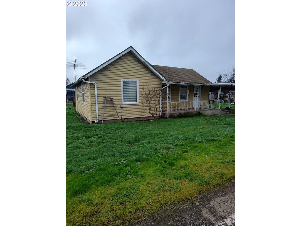 10772 Ne OAK St, Donald, OR 97020