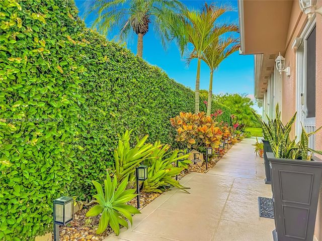 1529 NW Amherst Dr A, Port St. Lucie, FL 34986