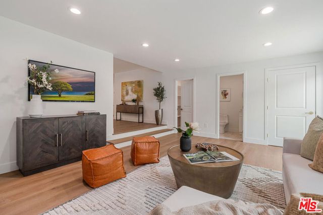 6615 Orion Avenue, Van Nuys, CA 91406