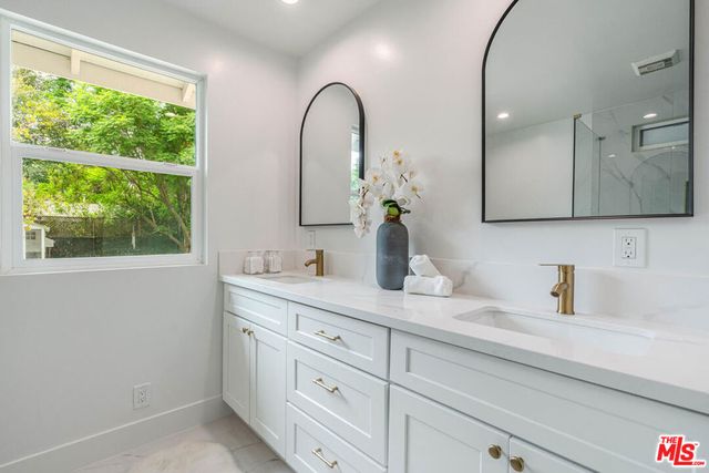 6615 Orion Avenue, Van Nuys, CA 91406