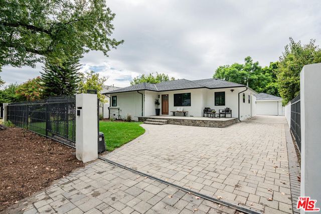 6615 Orion Avenue, Van Nuys, CA 91406