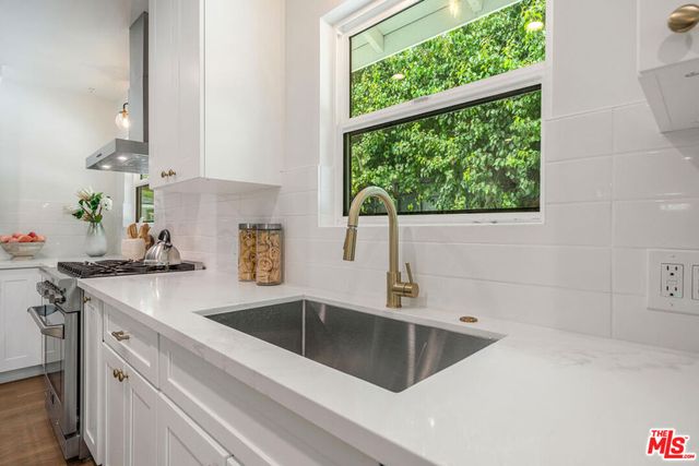 6615 Orion Avenue, Van Nuys, CA 91406