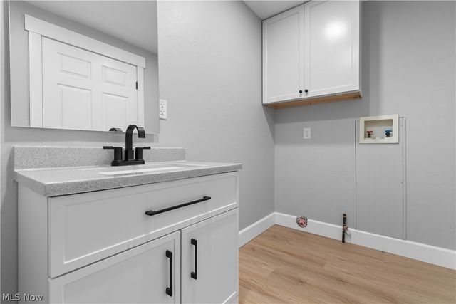 42 Ohio Street SW, Navarre, OH 44662