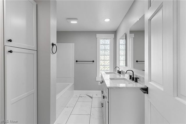 42 Ohio Street SW, Navarre, OH 44662