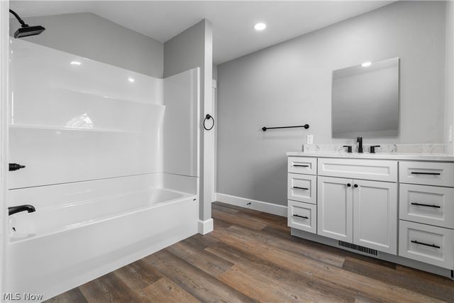 42 Ohio Street SW, Navarre, OH 44662